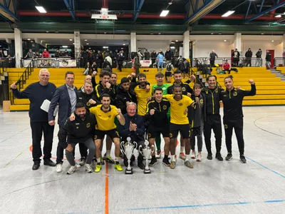 Eintracht Hohkeppel gewinnt 37. Budenzauber in Derschlag